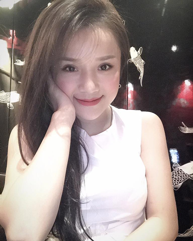 Hé lộ bạn gái siêu xinh của thủ môn Văn Lâm